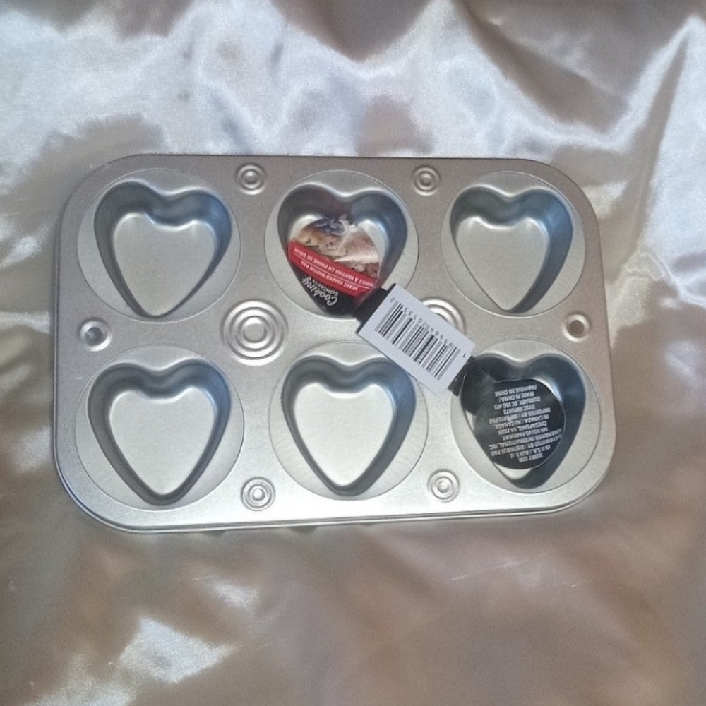Heart shaped sweet treats mini cakes valentine's day baking